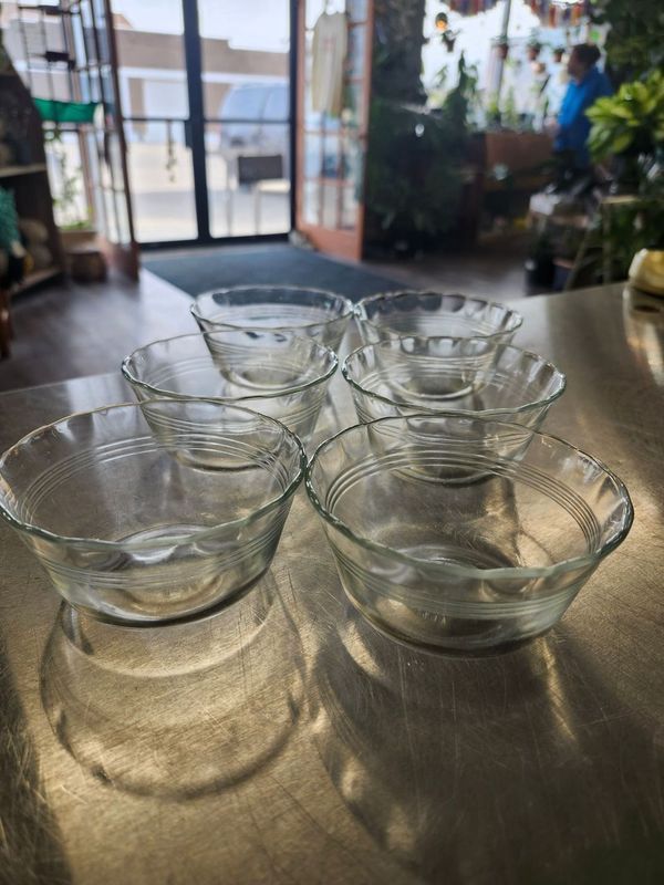 GLASS CUSTARD DISH 4&quot; - PYREX