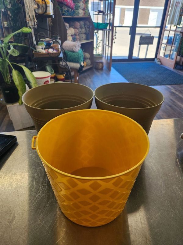 PLASTIC POT 7/8&quot; - MISC
