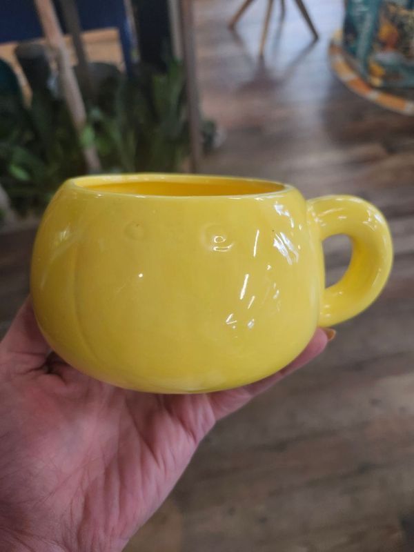 SMILE FACE MUG - YELLOW