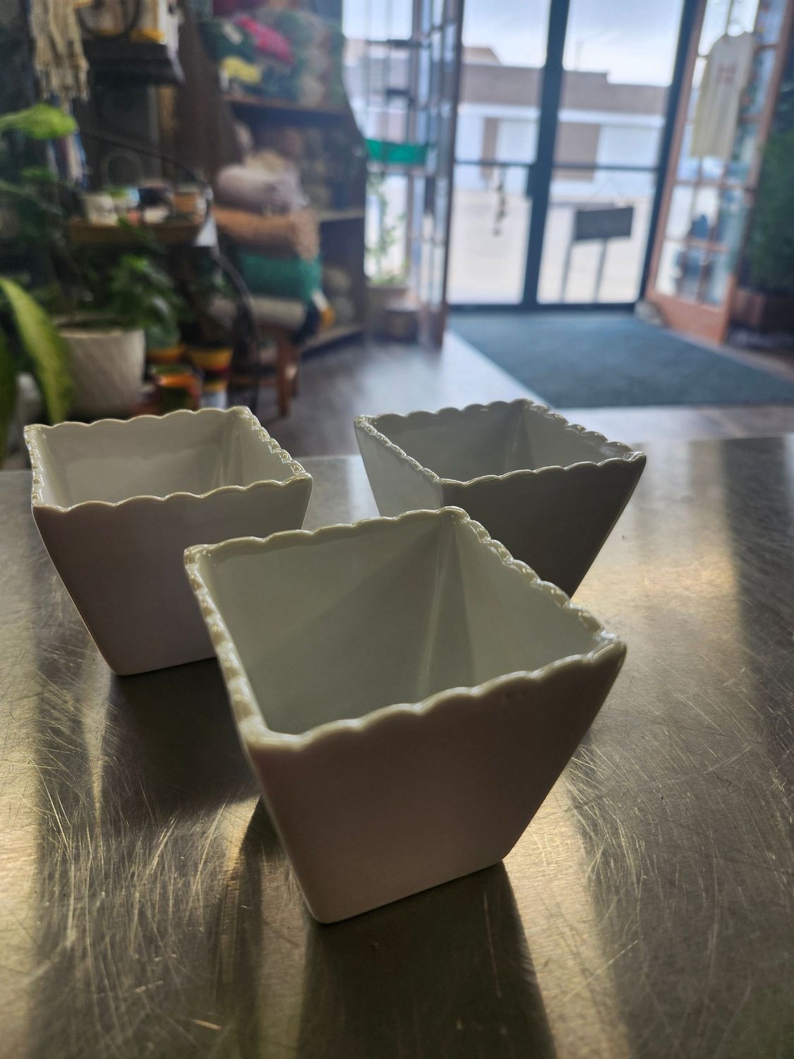 SQUARE DISH 3&quot; - SCALLOPED