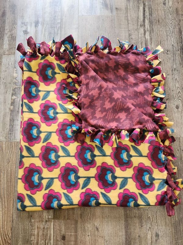 TIE BLANKET - ASST