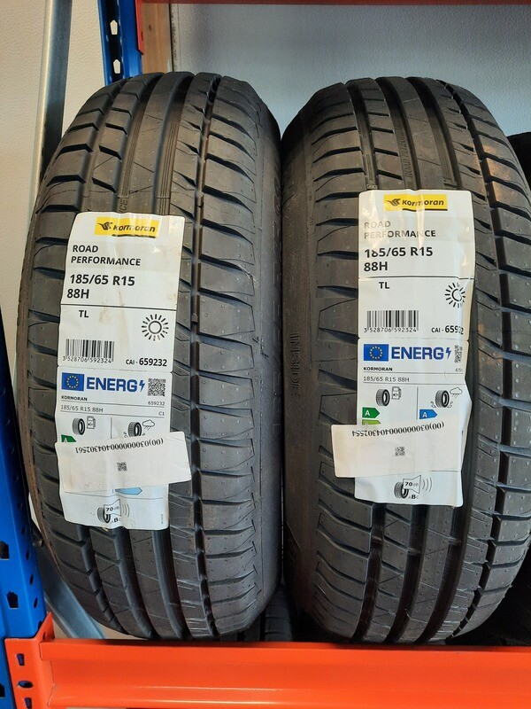 185/65R15 88H DEUX PNEUMATIQUES KORMORAN POSE/EQUILIBRE/VALVE