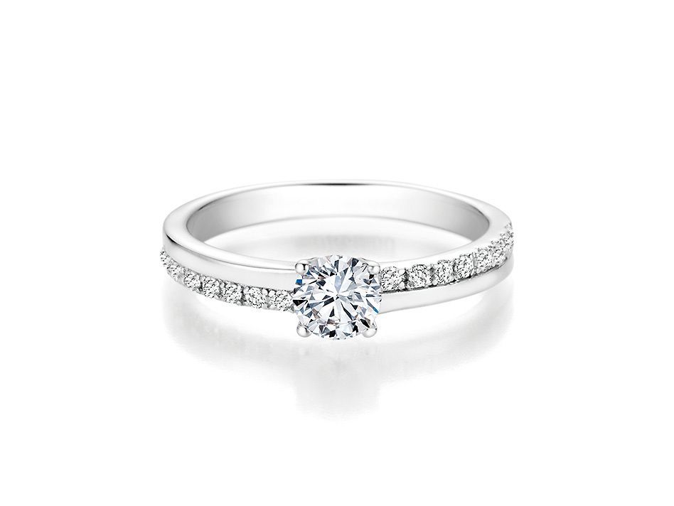 Shoulder Solitaire Ring