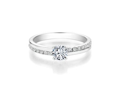 Shoulder Solitaire Ring Shoulder Solitaire Ring