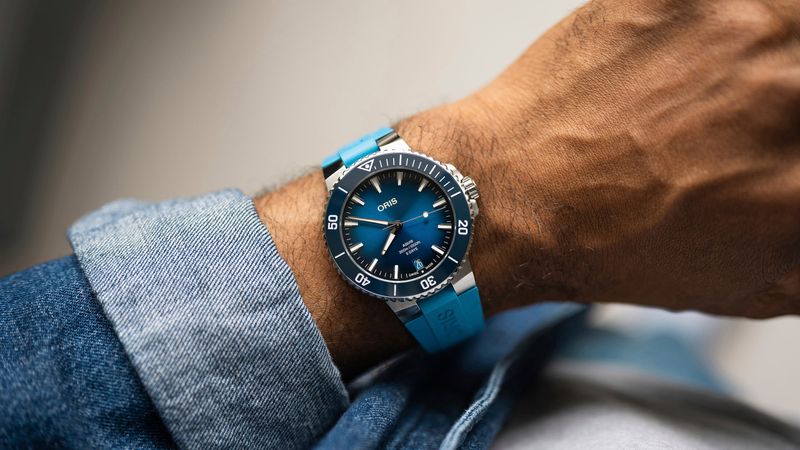 ORIS Aquis Date Calibre 400 ORIS Aquis Date Calibre 400