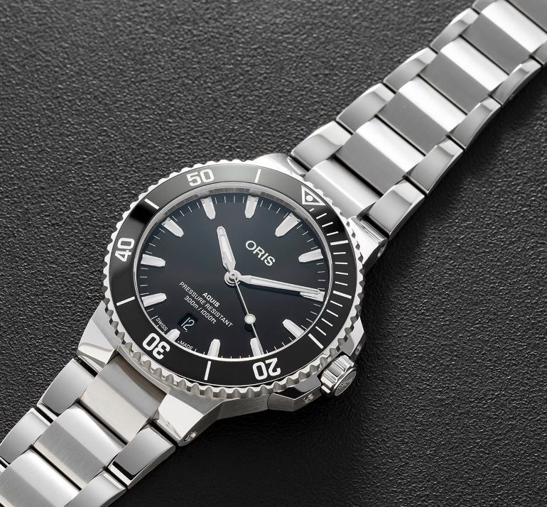 ORIS Aquis Date