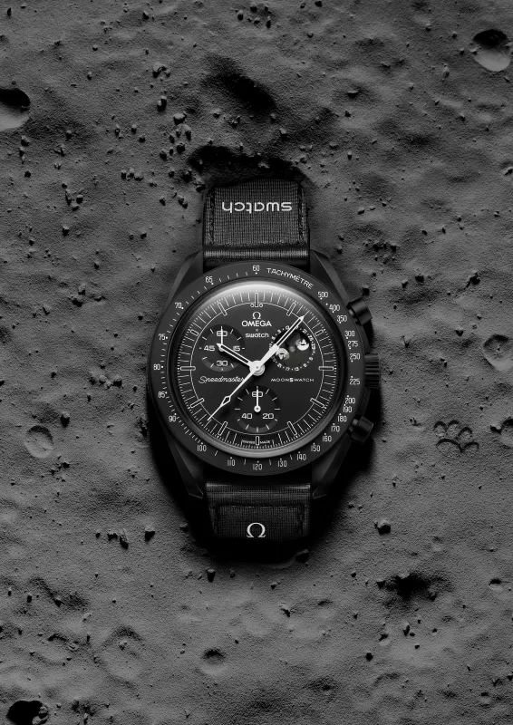 Omega Moonswatch Snoopy