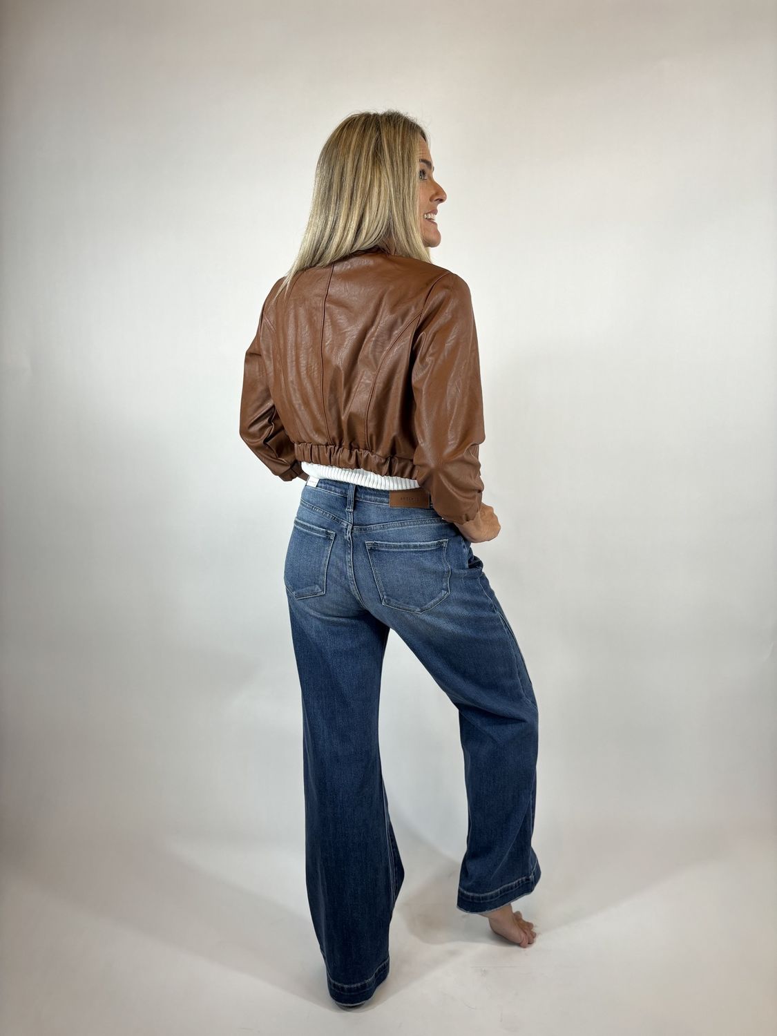 CAMEL-LEATHER ZIPUP CROP JACKET