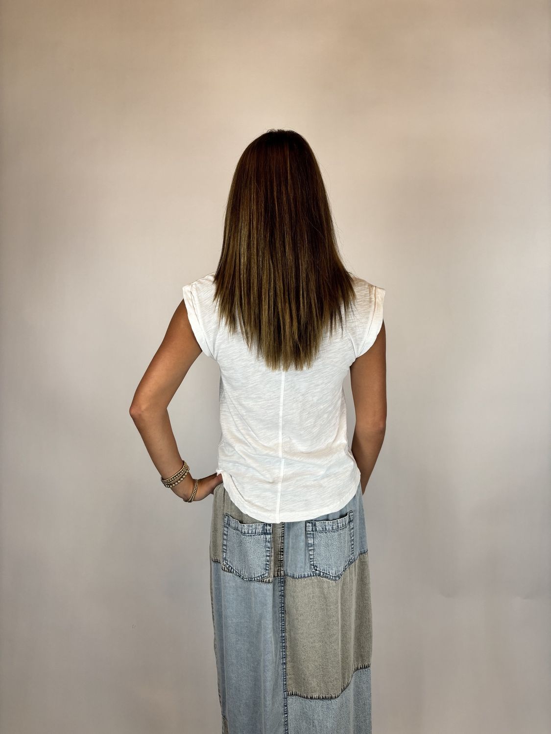 CLASSIC WHITE CAPPED SLEEVE TSHIRT