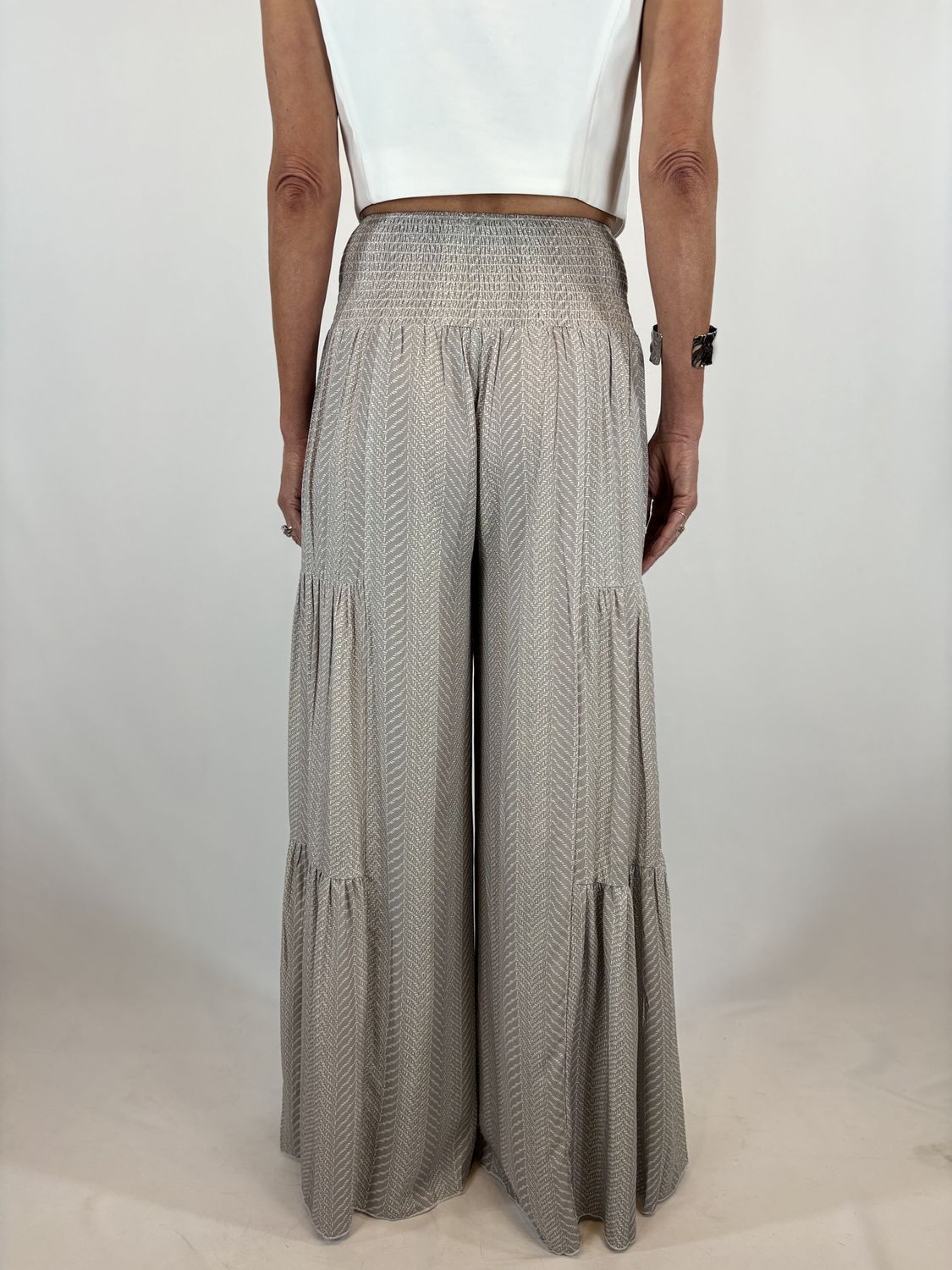 GRAY PRINT SMOCKING WIDE TIERED PANTS