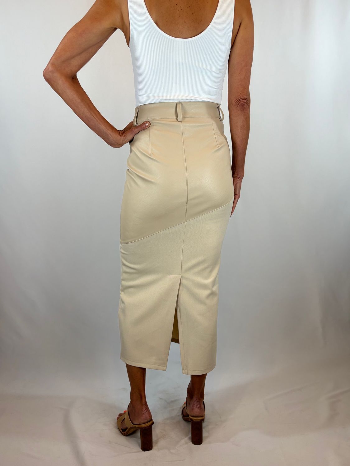 MIDI POCKET SKIRT