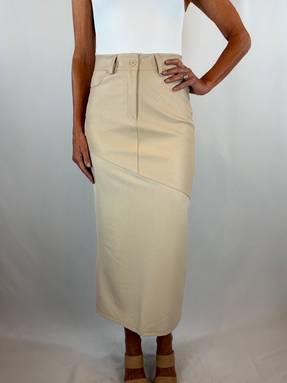 MIDI POCKET SKIRT