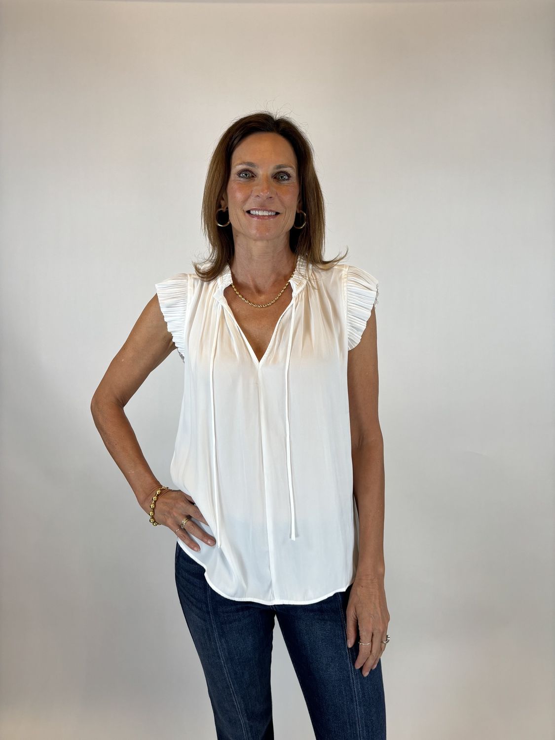 SPLIT NECK BLOUSE W/TIE WHITE