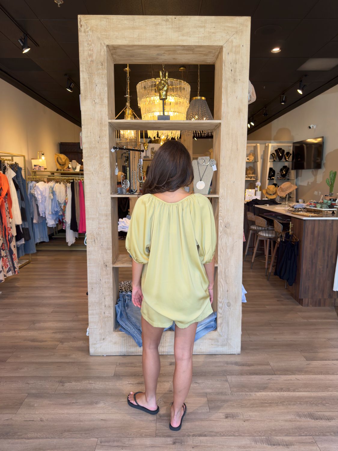 SATIN V-NECK SHIRRING BLOUSE
