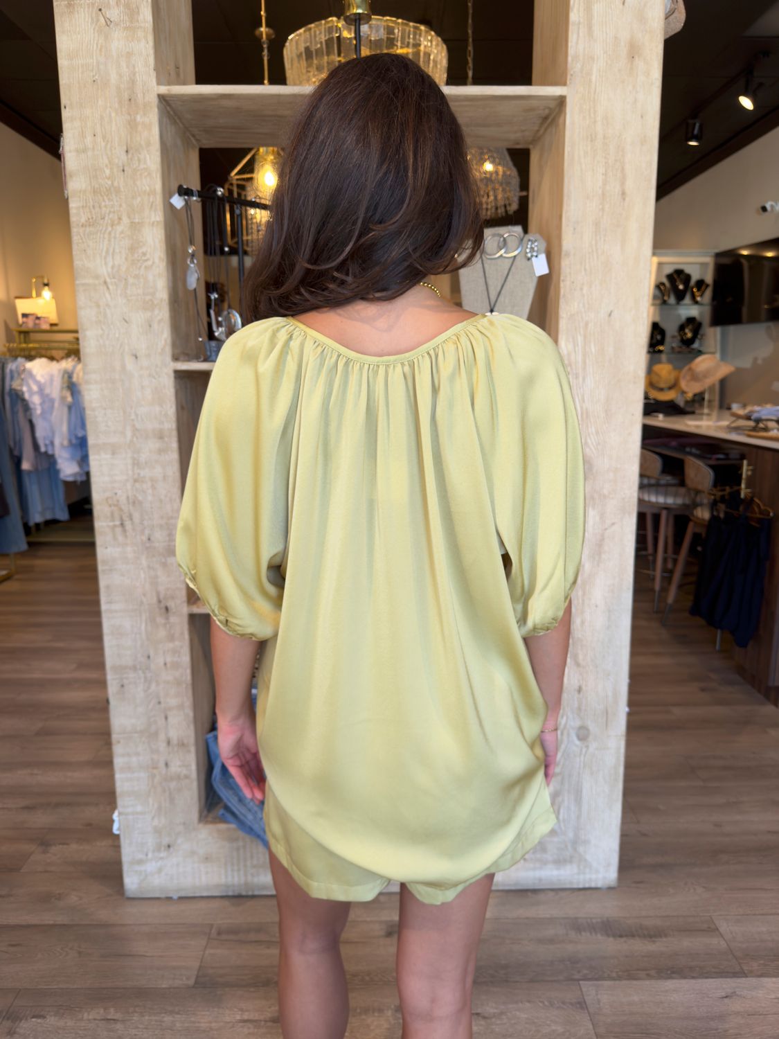 SATIN V-NECK SHIRRING BLOUSE