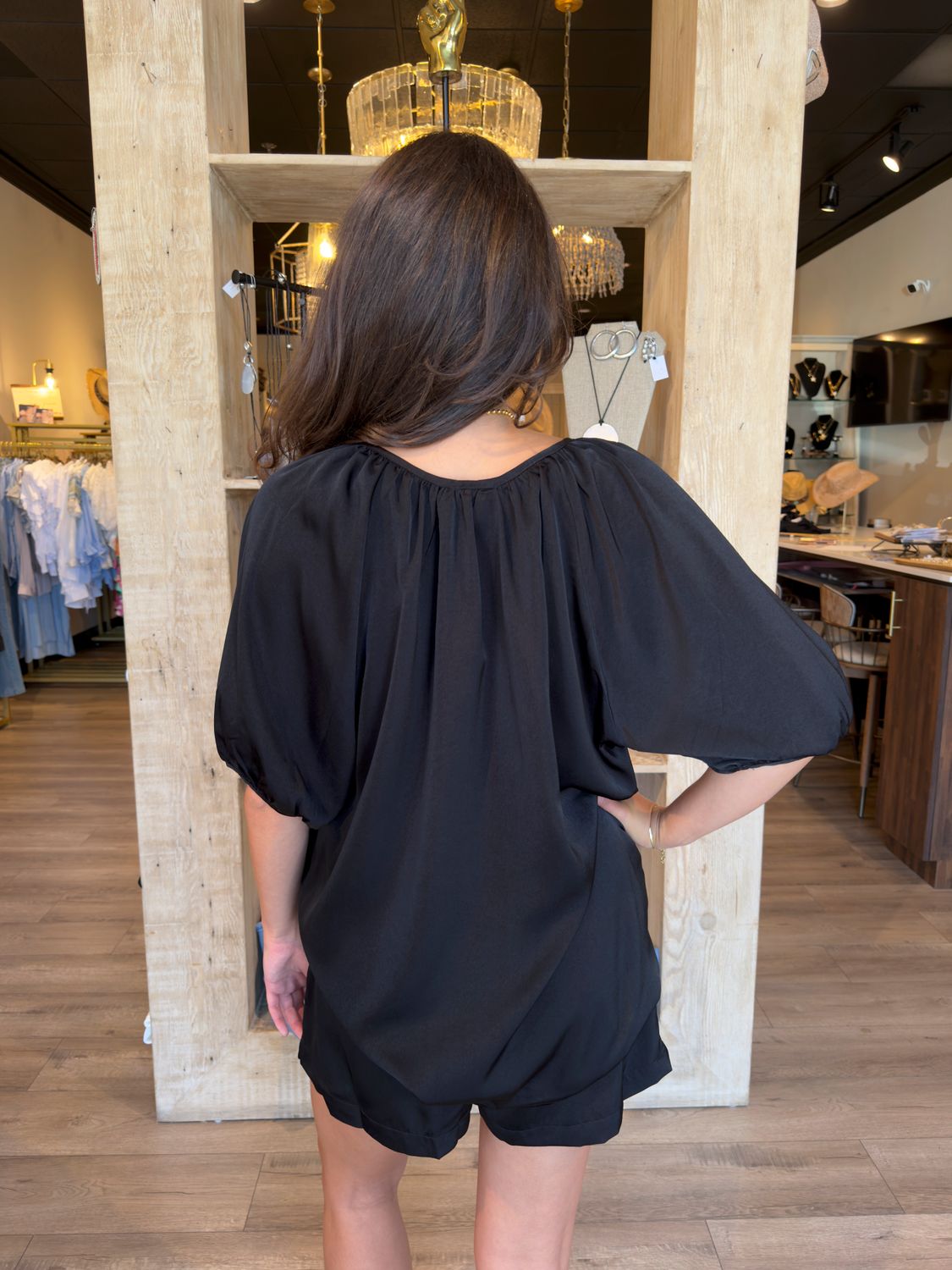 SATIN V-NECK SHIRRING BLOUSE