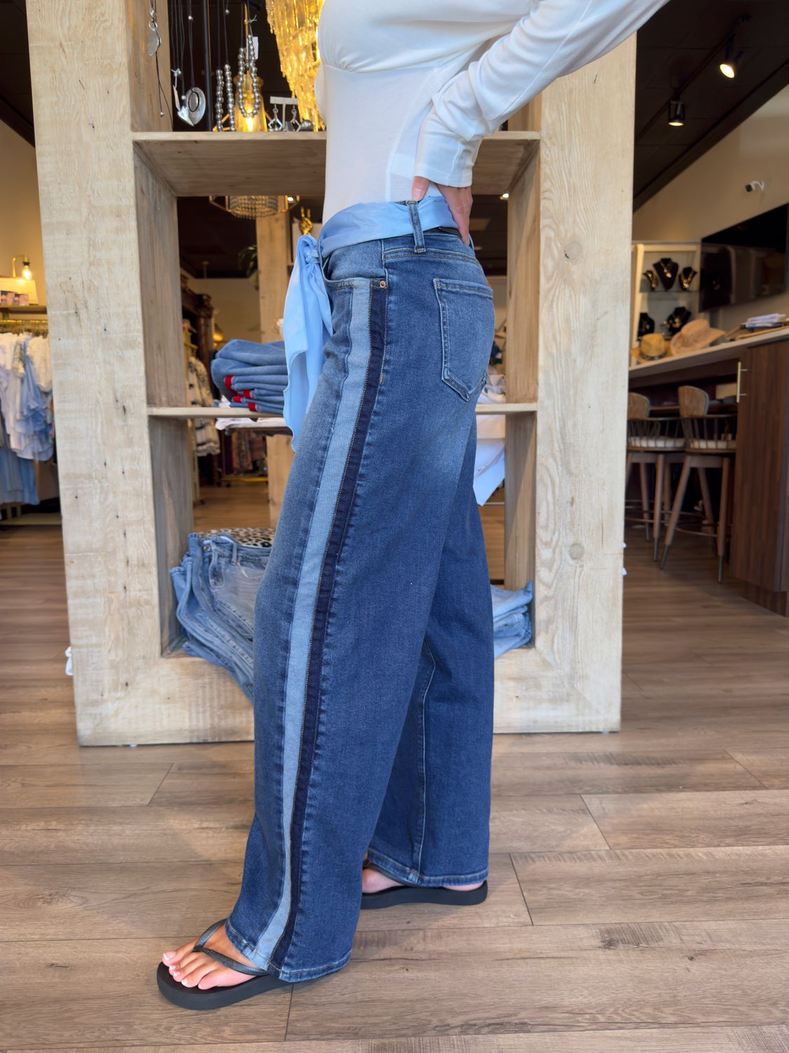 LOW WAIST BAGGY JEAN W/STRIPE-EN