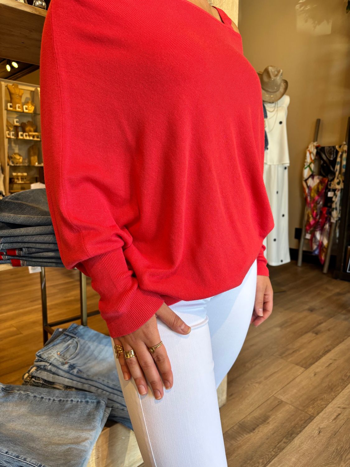 COLD SHOULDER TOP L/S