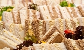Sandwichs (oeufs, poulet et jambon), (6/pers.)