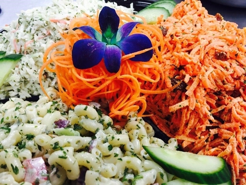 Trio de salades (chou, carottes et macaroni)