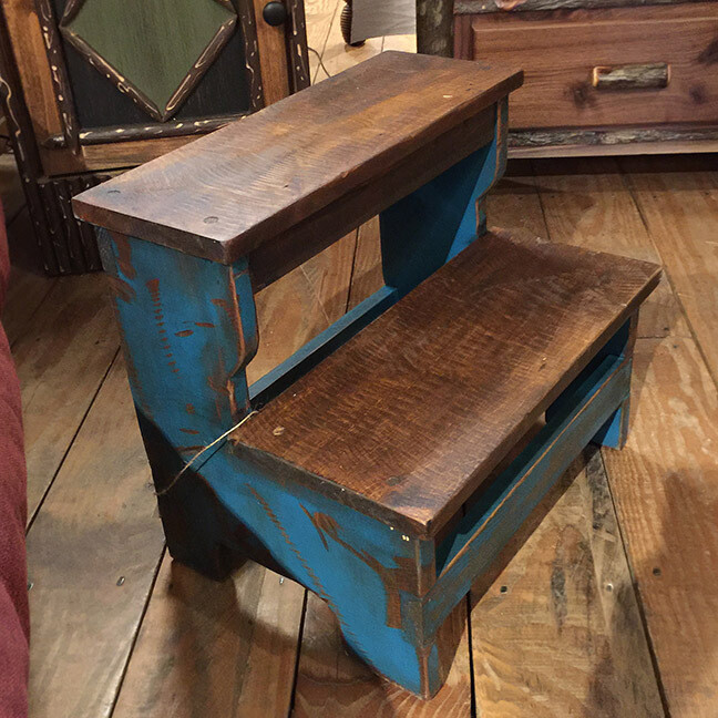 Arie&#39;s Bed Step Stool