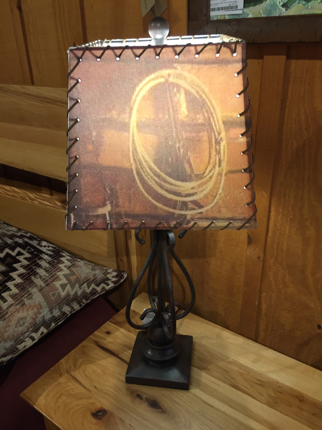 27.5" Metal Lamp/Lasso Silhouette Shade