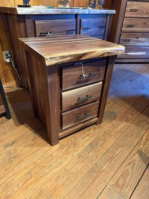 3 Drawer Nightstand Walnut