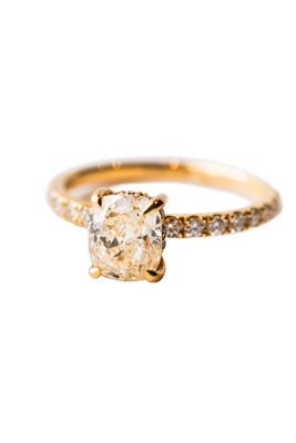 Cushion Cut Diamond Ring in 18KY