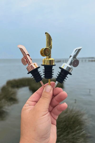 Self Closing Pouring Spouts