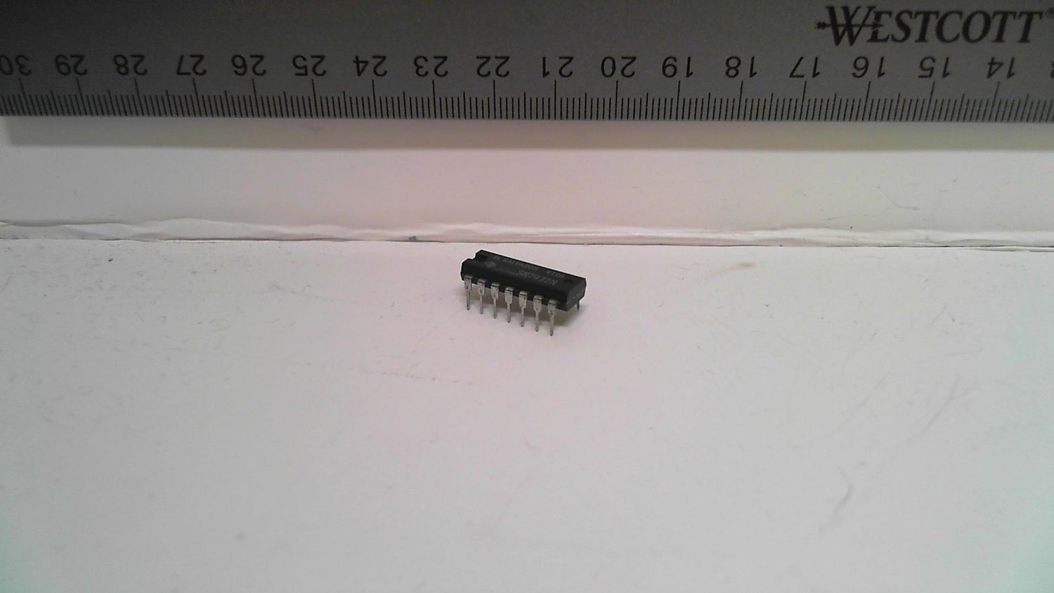 IC - SN74LS32 - OR logic gate
