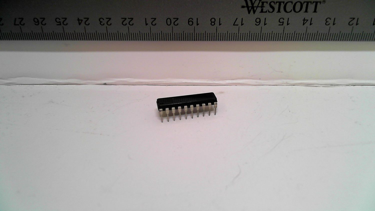 IC - SN74LS240 - Octal buffer