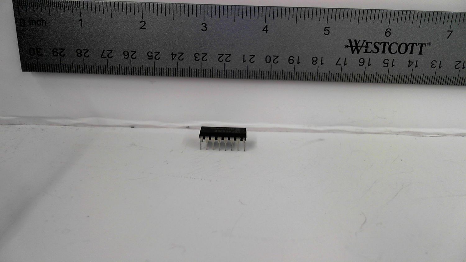 IC - HCF4063BE - Magnitude Comparator