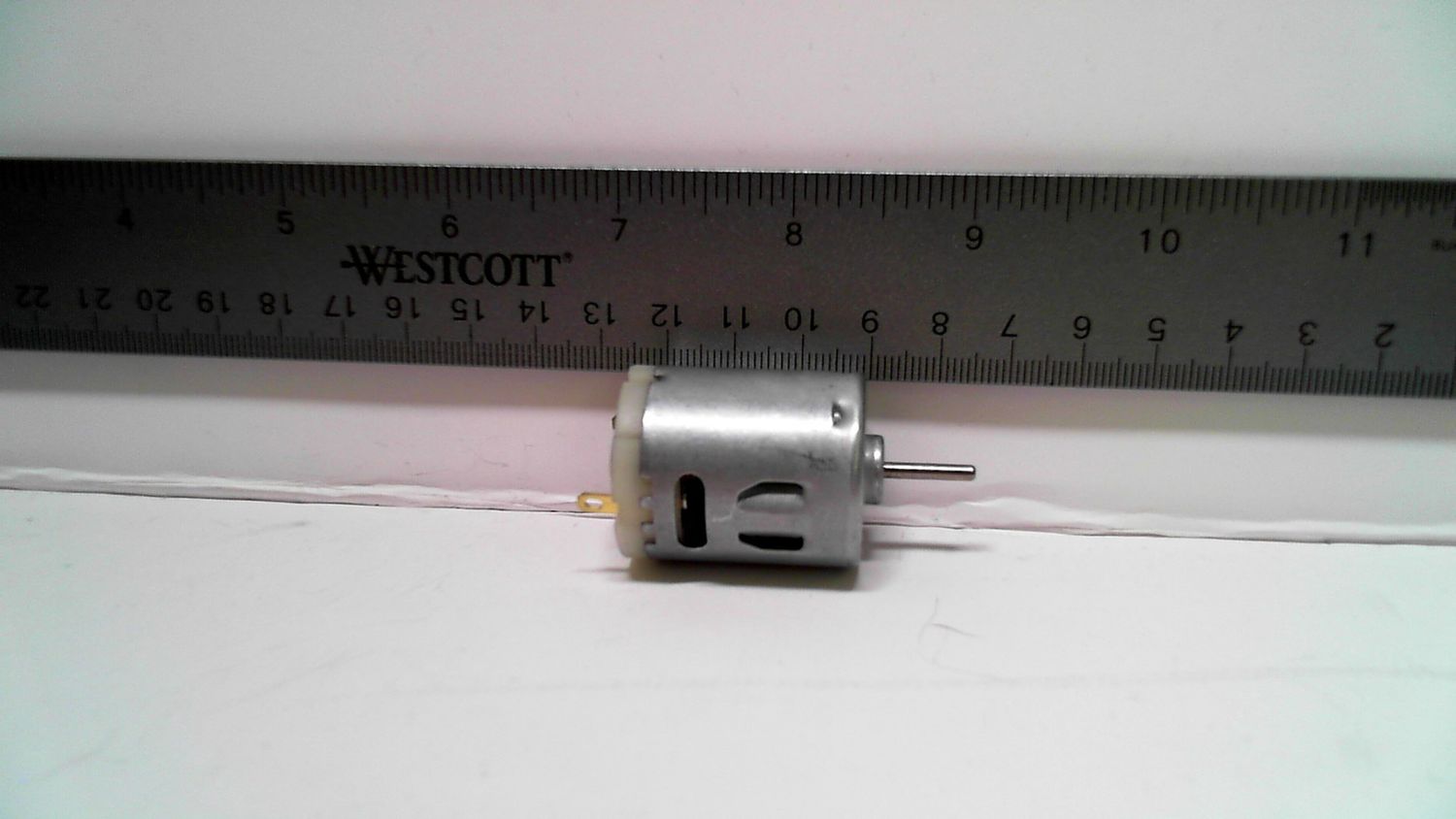 DC Motor (MD5-2070-R) - 12V