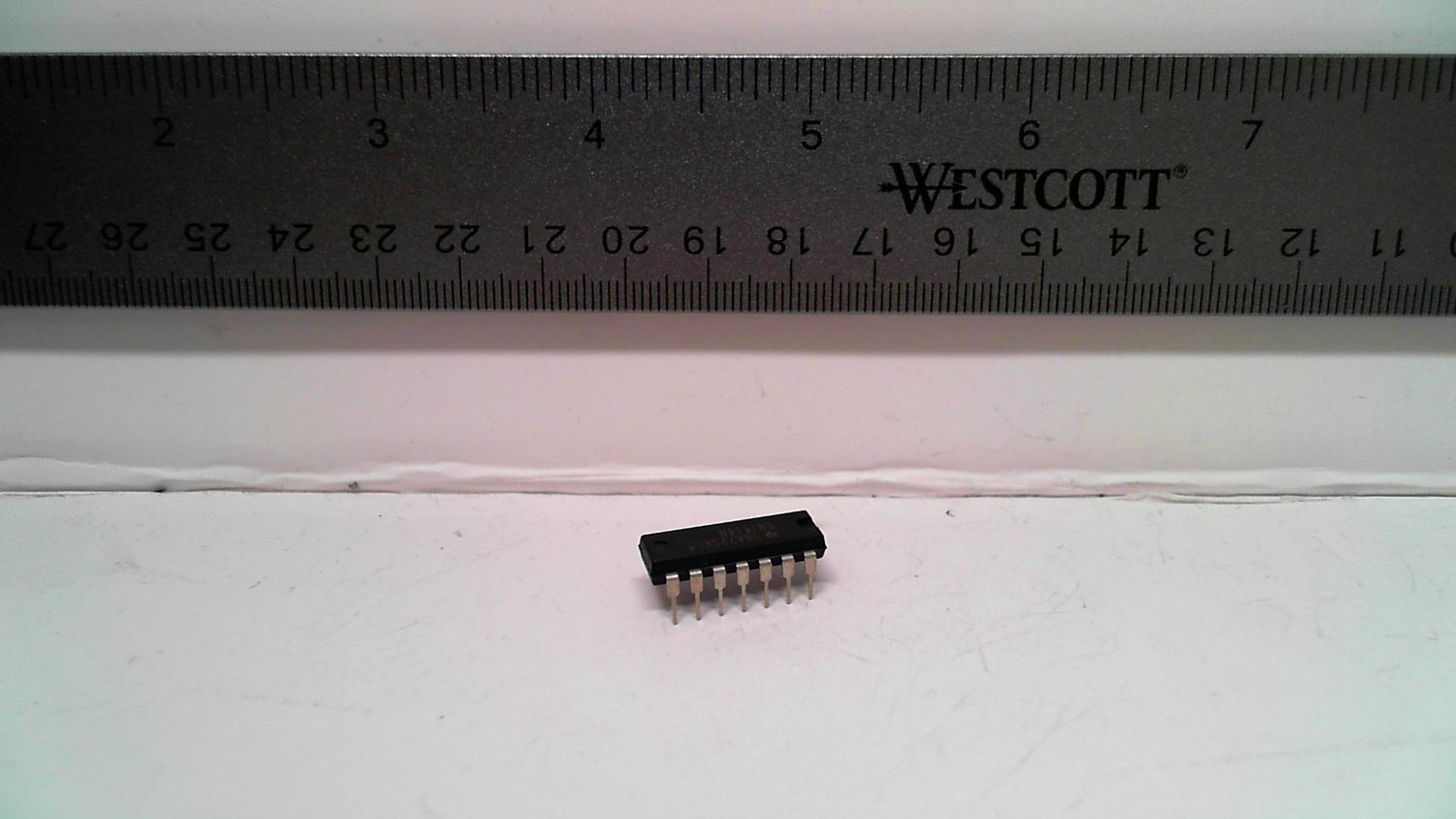 IC - SN74LS14 - Hex Trigger Inverter