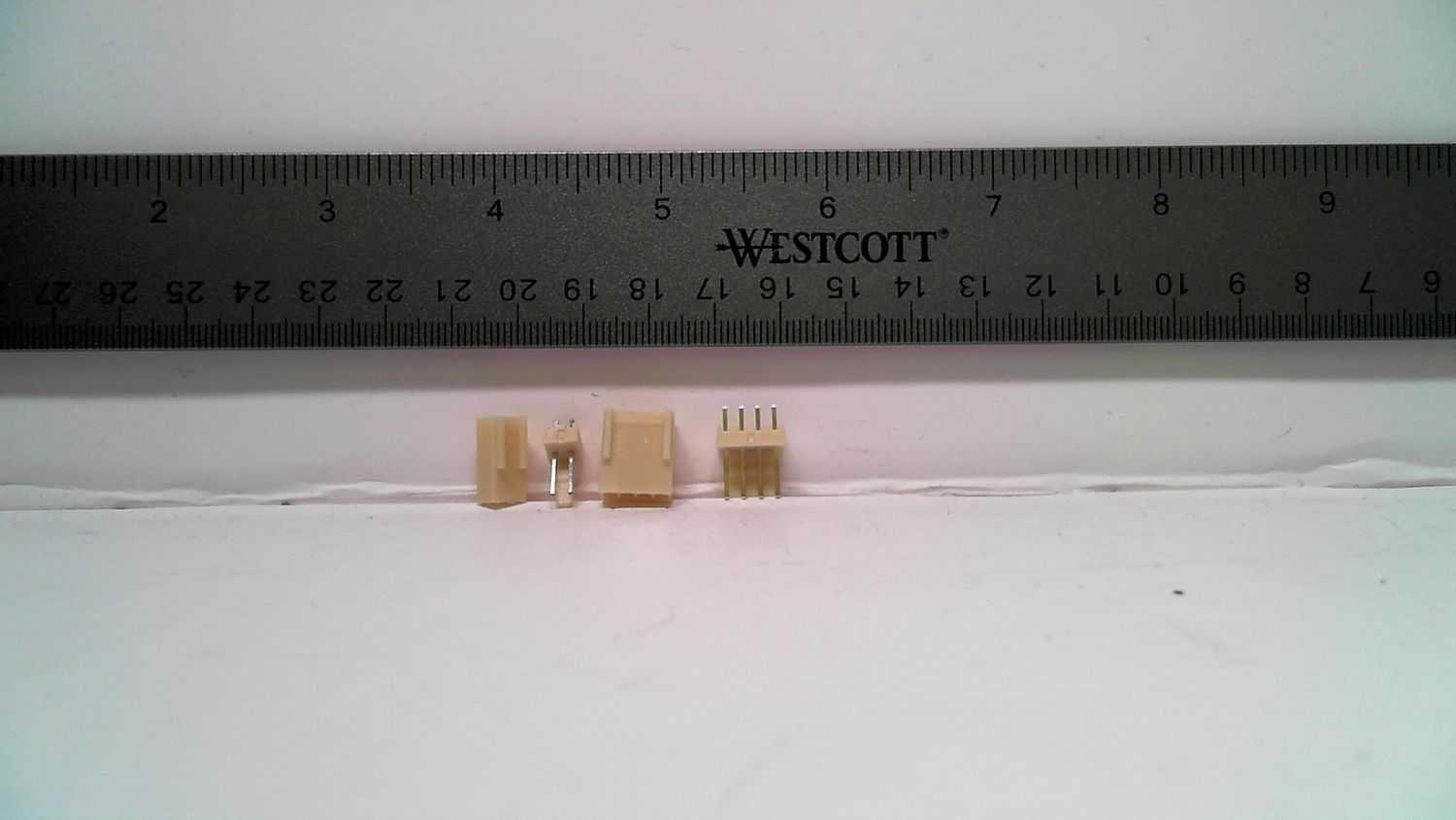 2 and 4 Pin Wire Connectors