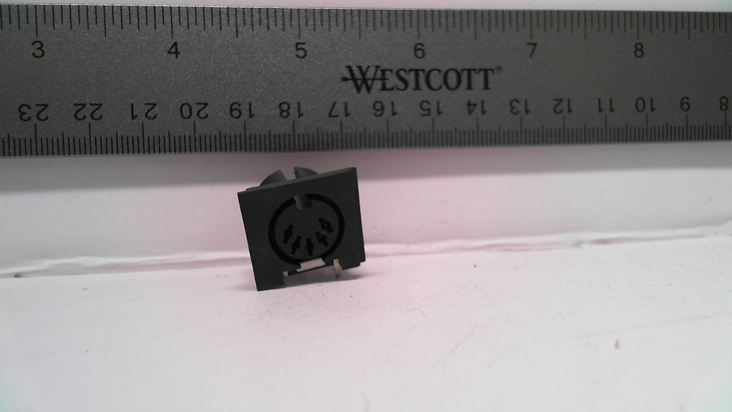 5 Pin DIN Port