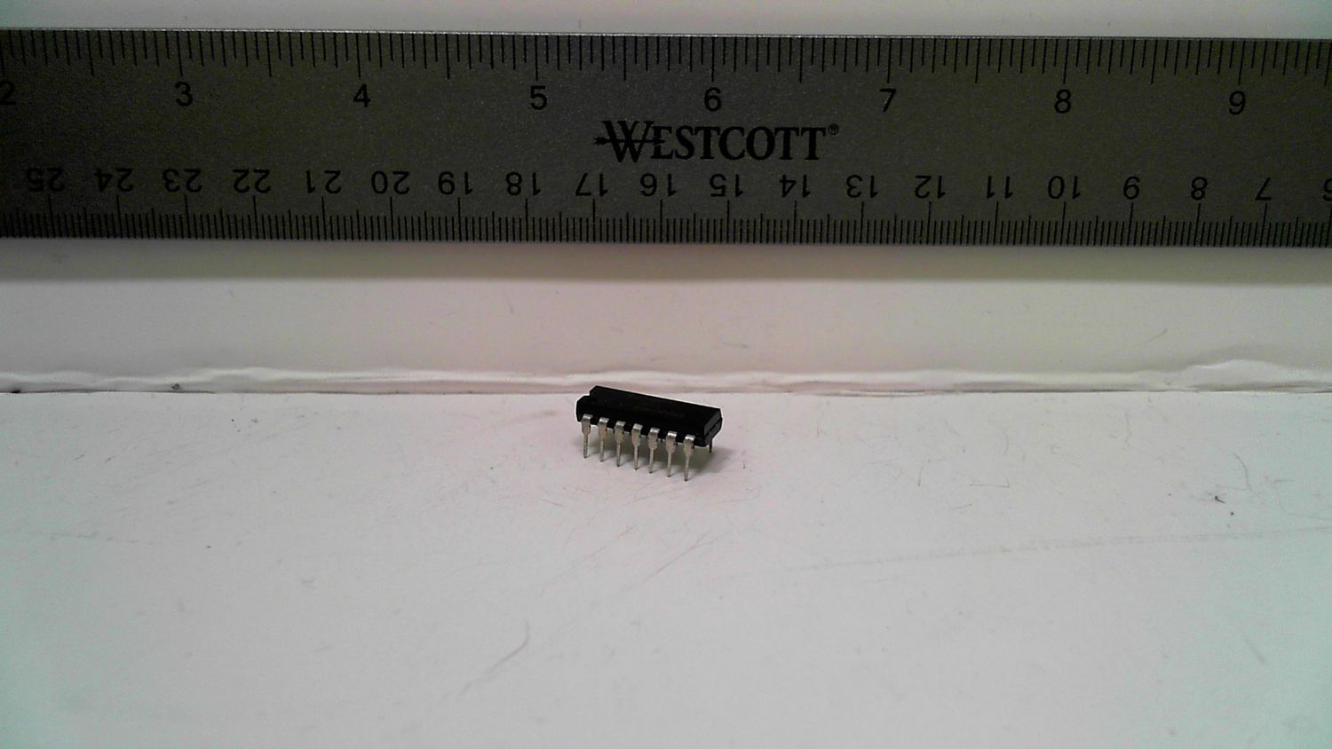 20MHz Voltage Controlled Oscillator