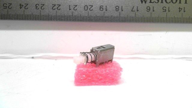 Switch - Push Button - spring loaded 90°