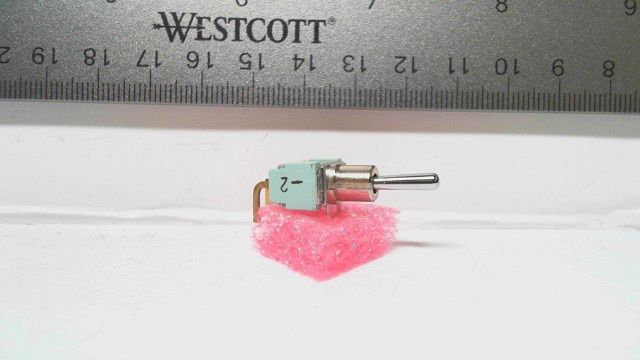 Switch - Toggle - SPDT medium 90°