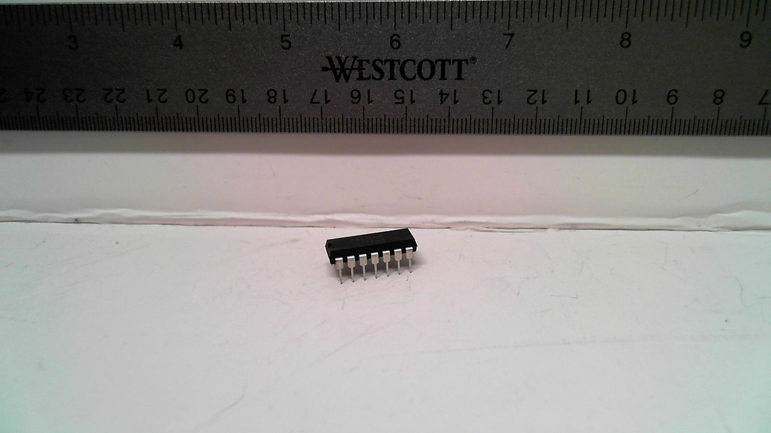 IC - 74LS02 - 2-input NOR gate