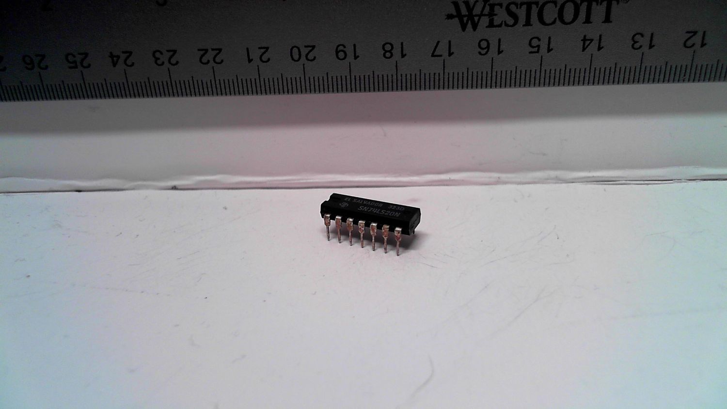 IC - 74LS24 - quad 2-input NAND gate