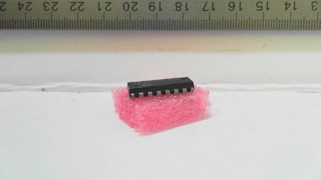 IC - 74LS366 - 3 State Buffer