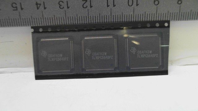 IC SMD - TL16PC564BPZ - UART Channel 64 Byte
