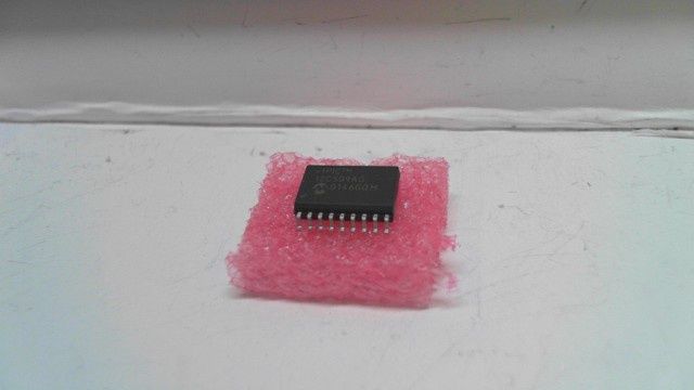 IC SMD - rfPIC 12C509AG - Microcontroller with RF Transmitter