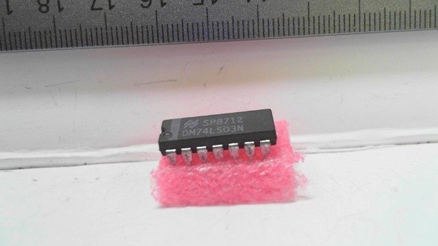 IC - 74LS03 - 2-input NAND gate