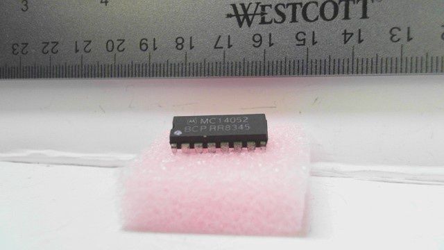 IC - CD4052 - 4:1 Analog/Digital Multiplexer