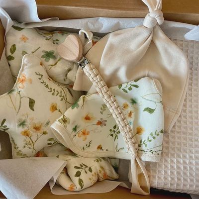 Giftbox spring flowers
