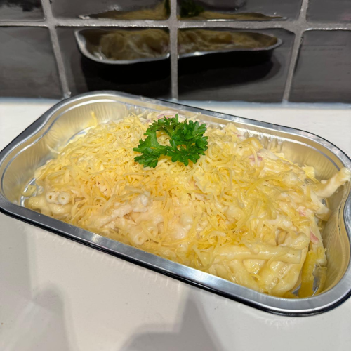 Macaroni met ham- en kaassaus