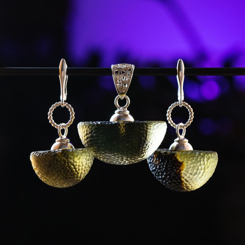 Half-moon &#39;&#39;Meteorite&#39;&#39; amber earrings + pendant