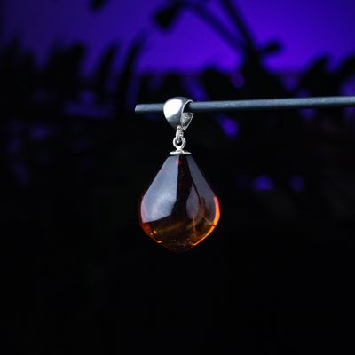 Medium spindle shape classic cognac amber pendant